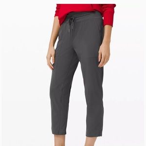 Lululemon Dance Studio Mid-Rise Crop 25" - Size 4